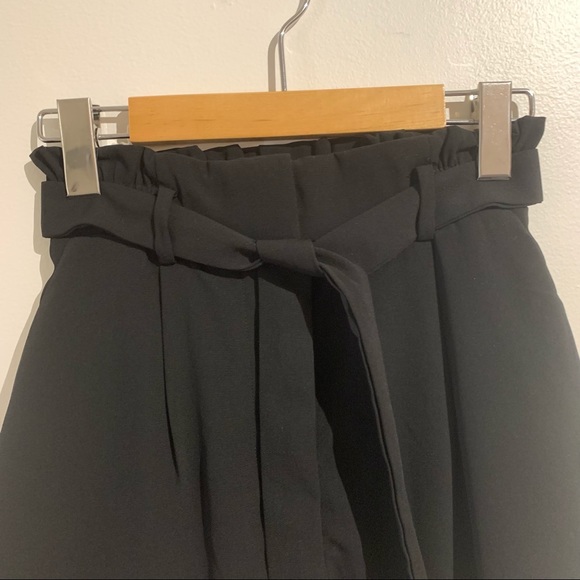 H&M Paper Bag Shorts NWOT - Picture 3 of 9